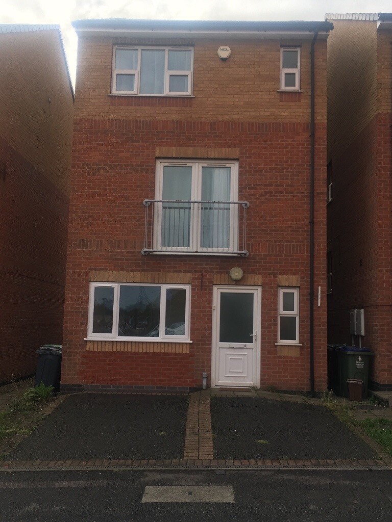 Four bedroomed house to rent in Sandwell, West Midlands Gumtree