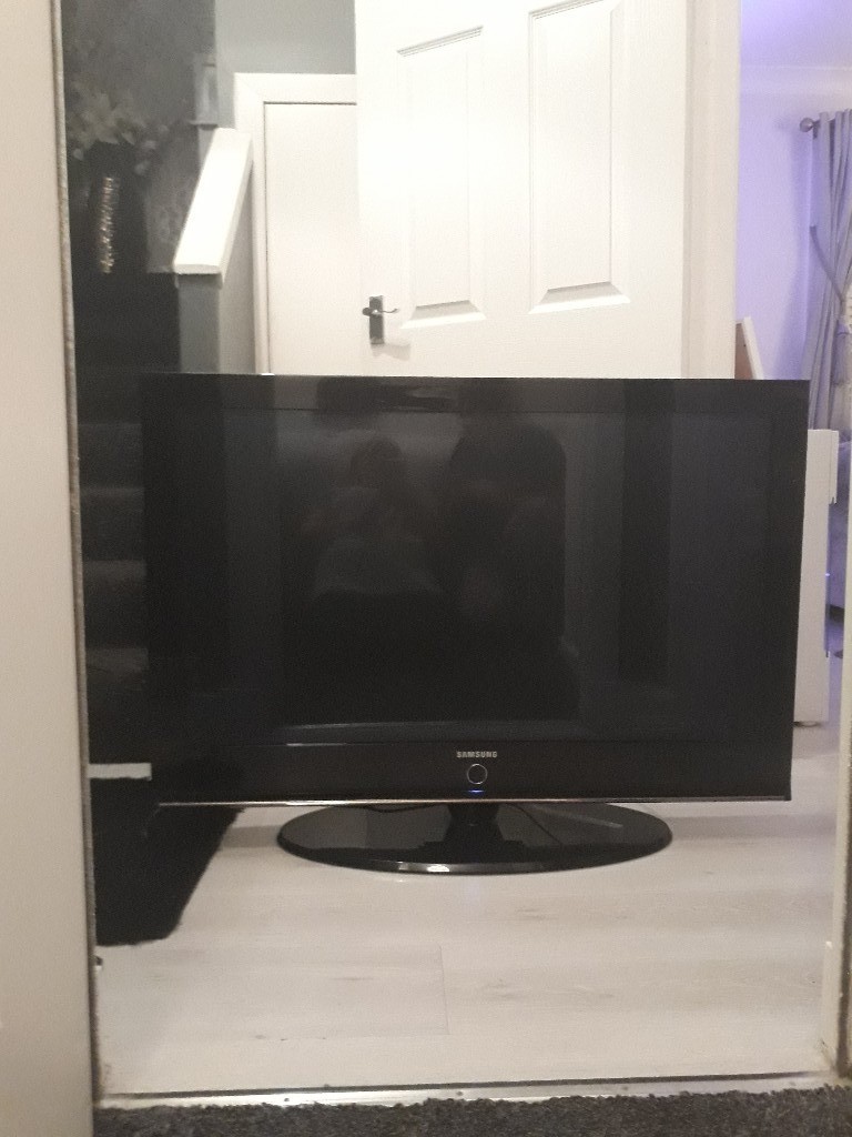Samsung plasma 42 inch tv (spares or repair) in Dundee Gumtree