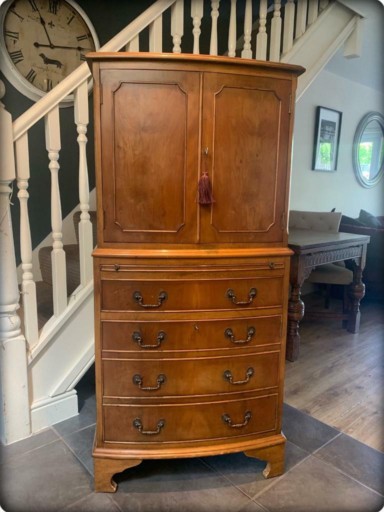 Vintage Reproduction Yew Wood in Chertsey, Surrey