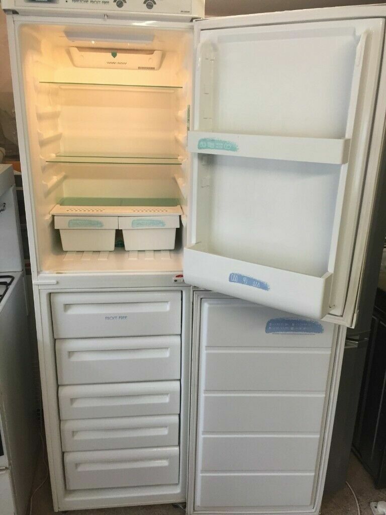 **ZANUSSI FROST FREE FRIDGE FREEZER**A ENERGY RATING**COLLECTION