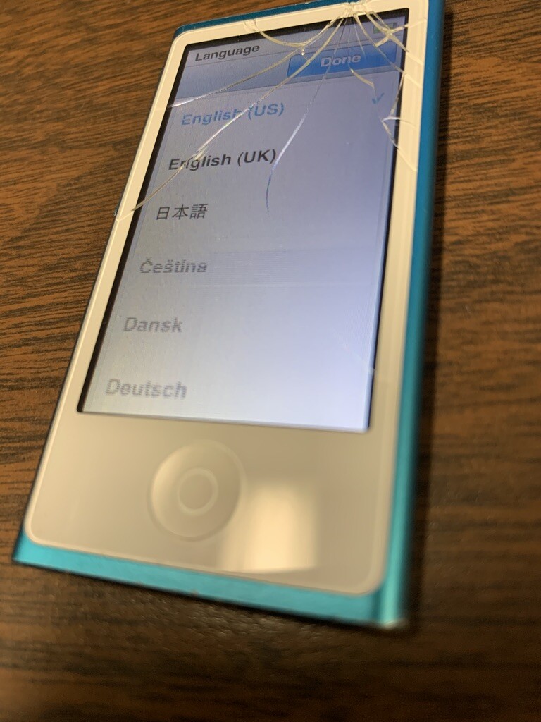 Apple iPod nano 7th Generation Blue (16 GB) Cracked Screen - Works