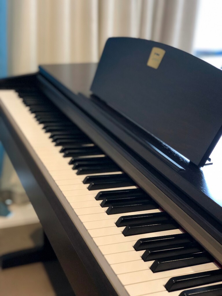 Used Digital Piano Yamaha CLP 320 for sale in London Gumtree