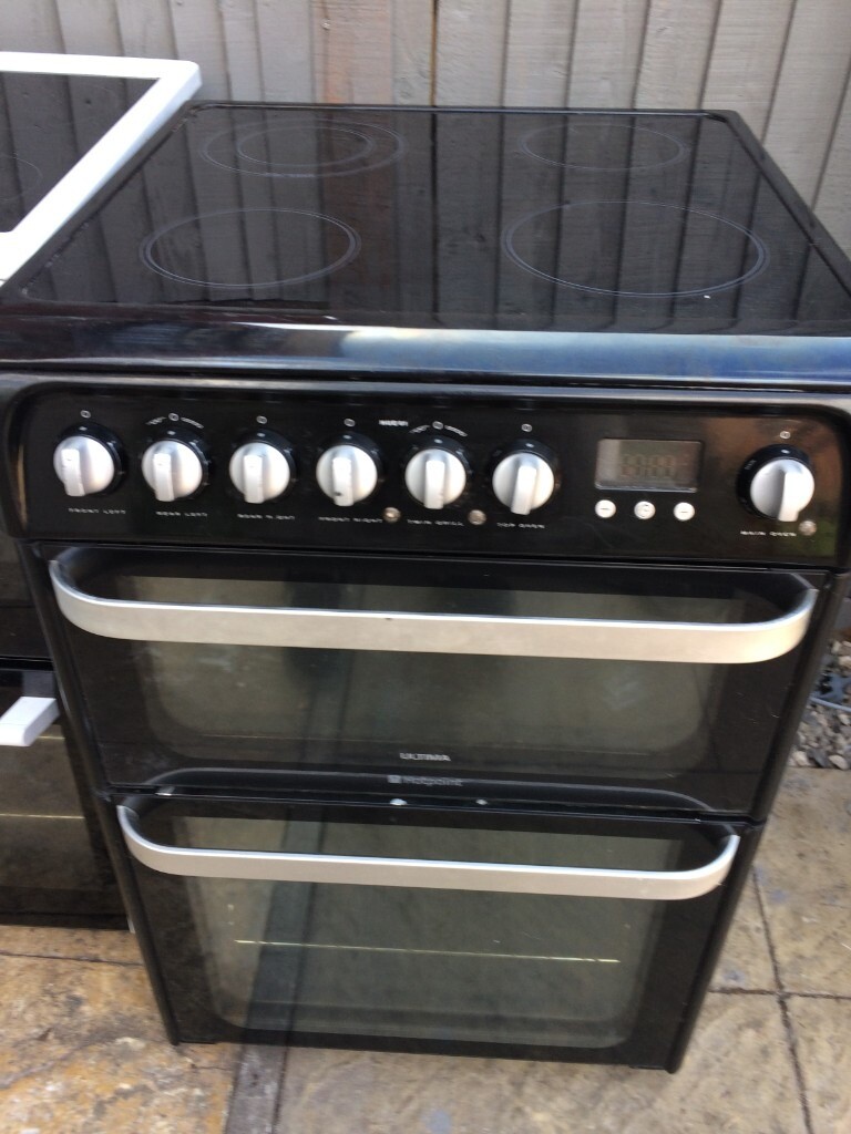 60cm Hotpoint freestanding electric cooker in black in Brighton, East