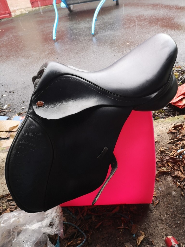 kent and masters 16.5 black gp saddle REDUCED in Gateshead, Tyne and Wear Gumtree