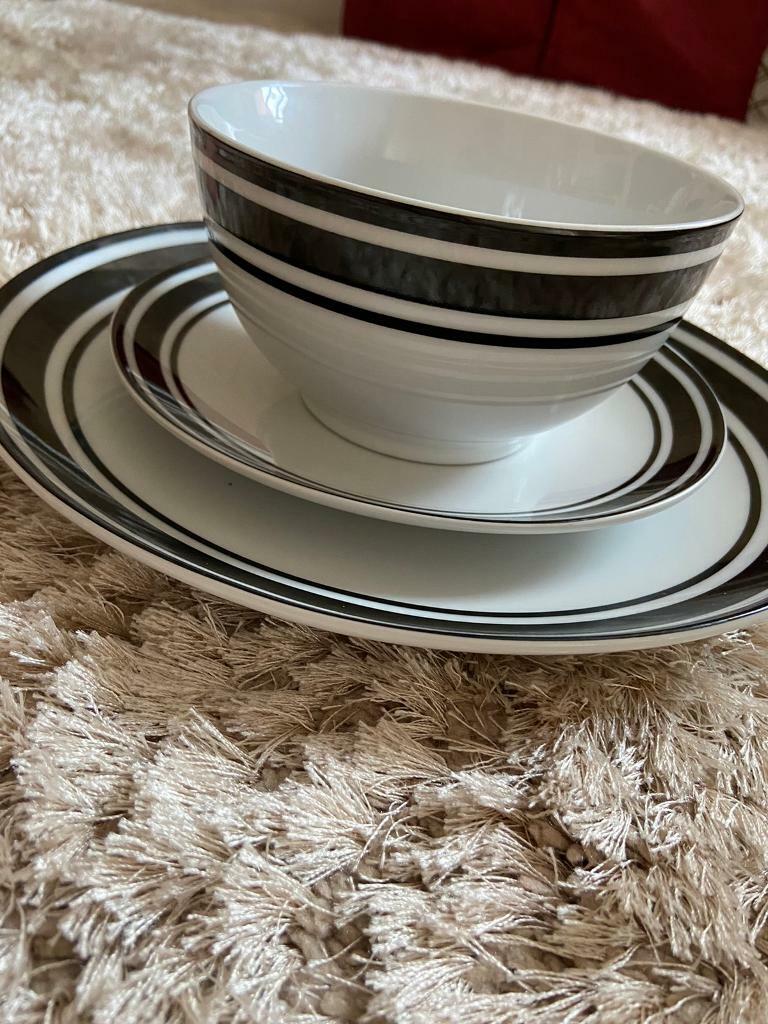 12 piece dinner set in Luton, Bedfordshire Gumtree