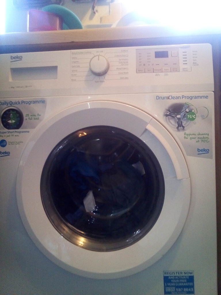 CLEARANCE SALE Nearly New 9kg Beko Washing Machine in Little Hulton