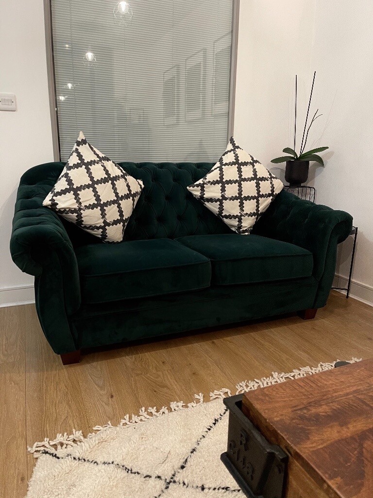 Emerald Green Velvet Chesterfield Sofa & Bench | in Crawley, West