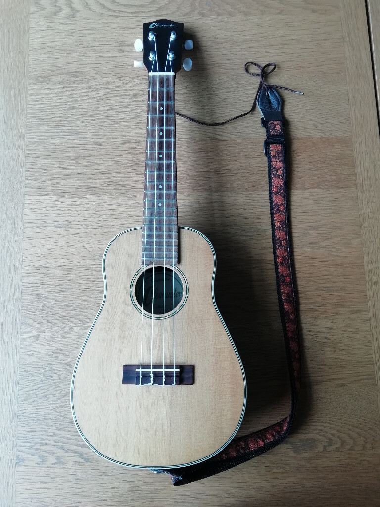 Clearwater Electro Acoustic Ukulele Solid top round back with free