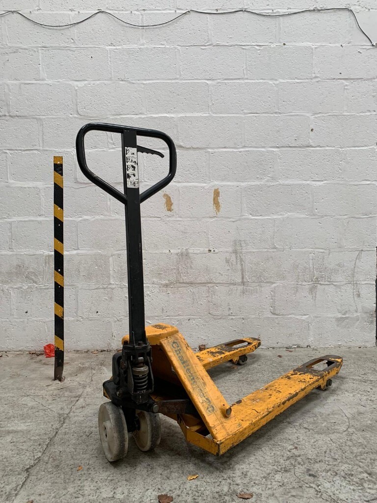 Second Hand/Used Warehouse Hand Pallet Truck in Southampton