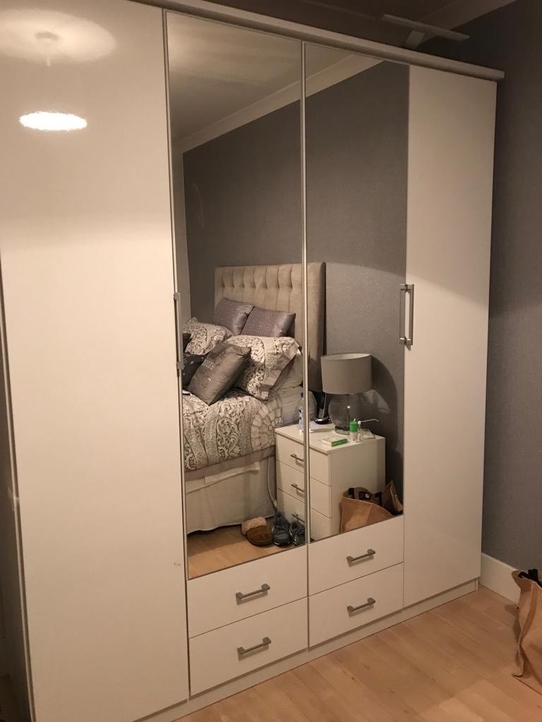 Beautiful White Double Wardrobe With Drawers In Rutherglen