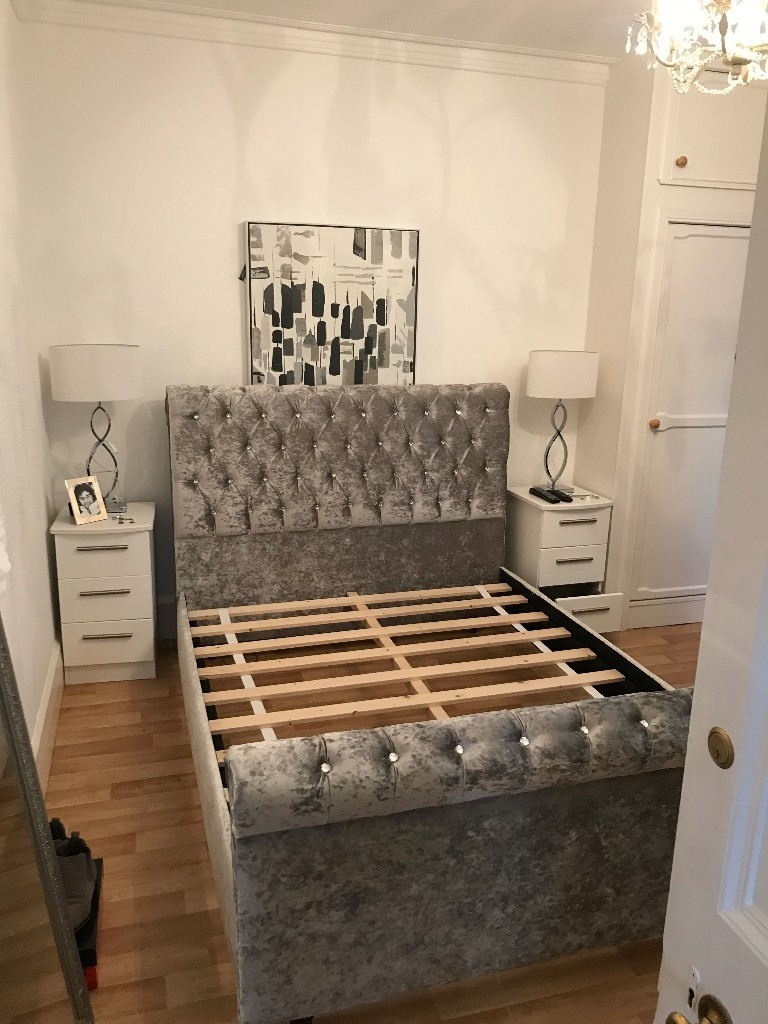 BRAND NEW KING SIZE SLAY STYLE BED SILVER CRUSHED VELVET BED in Perth