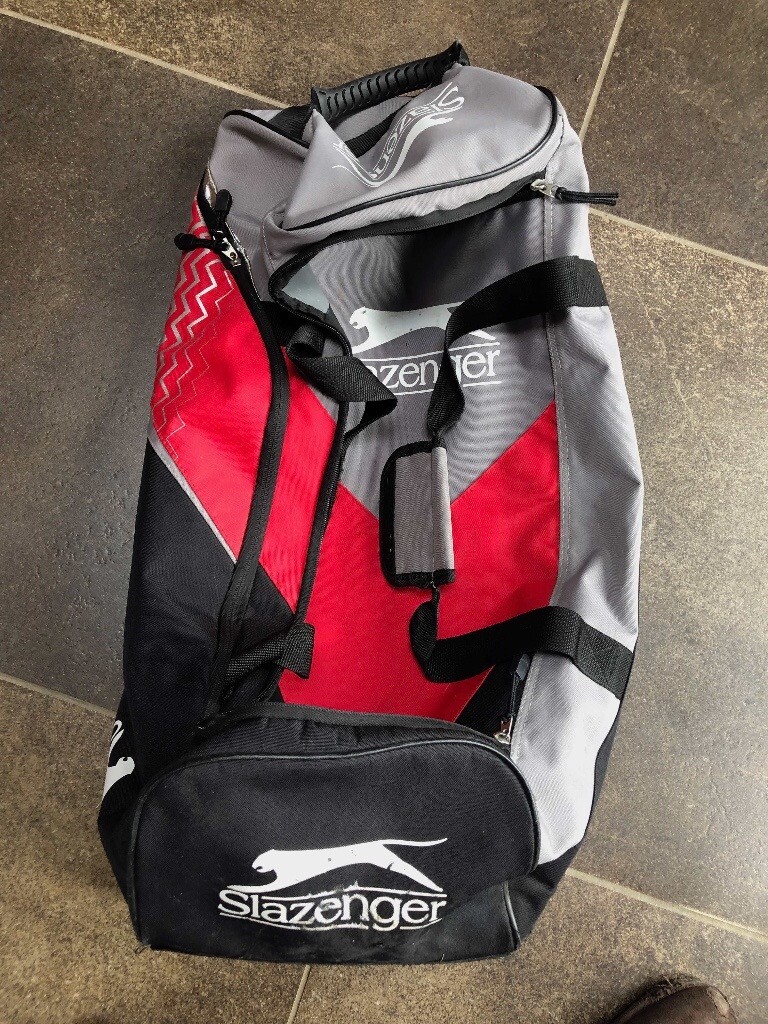 Cricket bag Slazenger, with wheels and bat compartment in Canterbury
