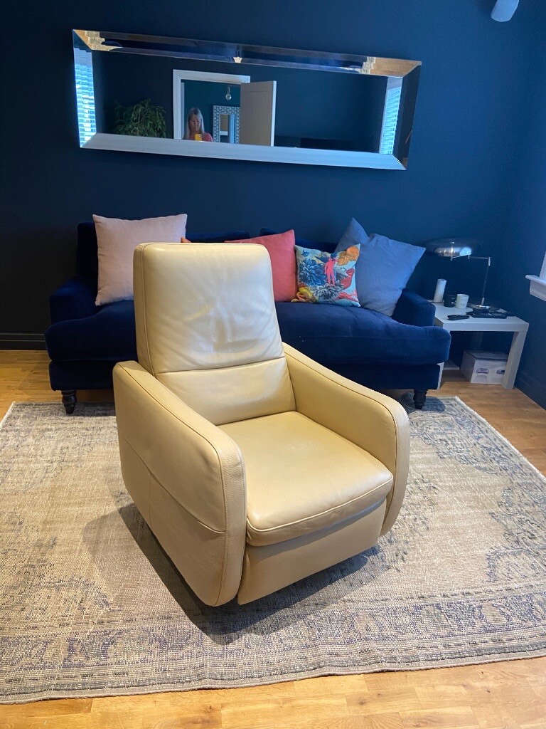 Reclining leather italsofa chair in Dalgety Bay, Fife Gumtree