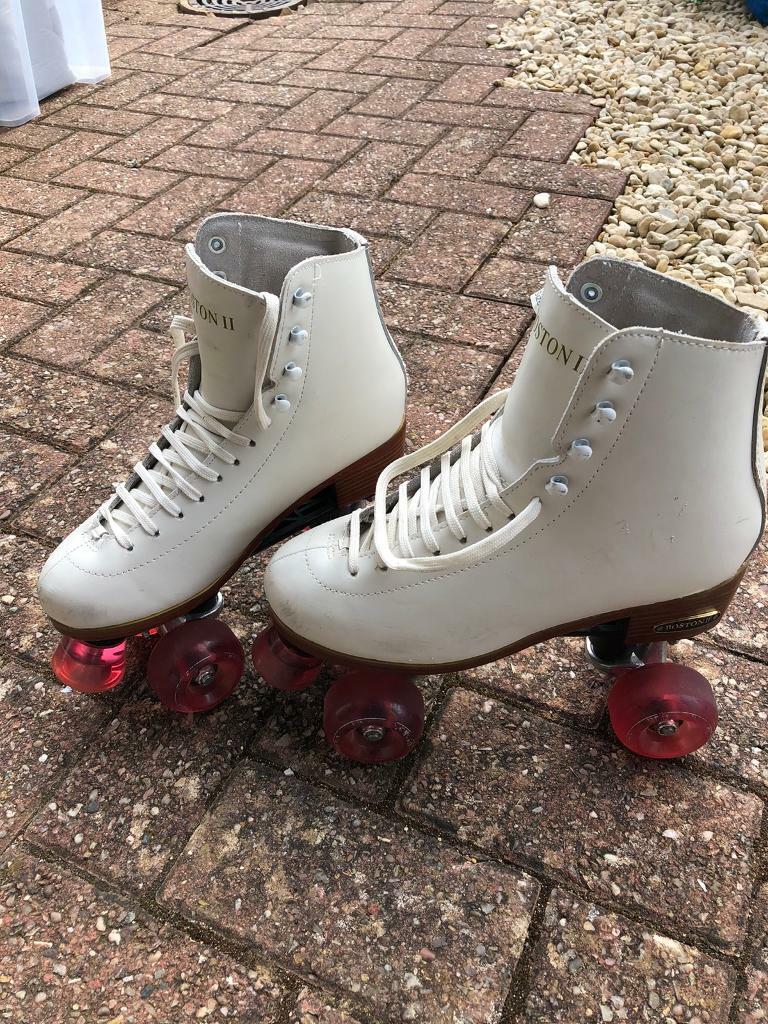 Boston II White Leather Quad Roller Skates in Woodstock, Oxfordshire