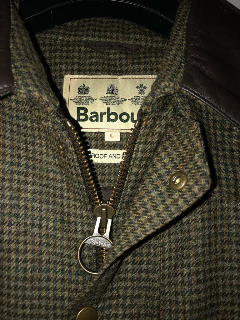 Barbour tweed hunting/shooting jacket size large in Trinity