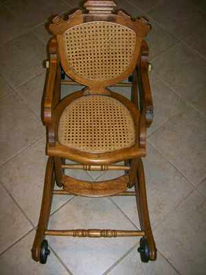 VICTORIAN AMERICAN CONVERTIBLE HIGHCHAIR/ROCKING CHAIR