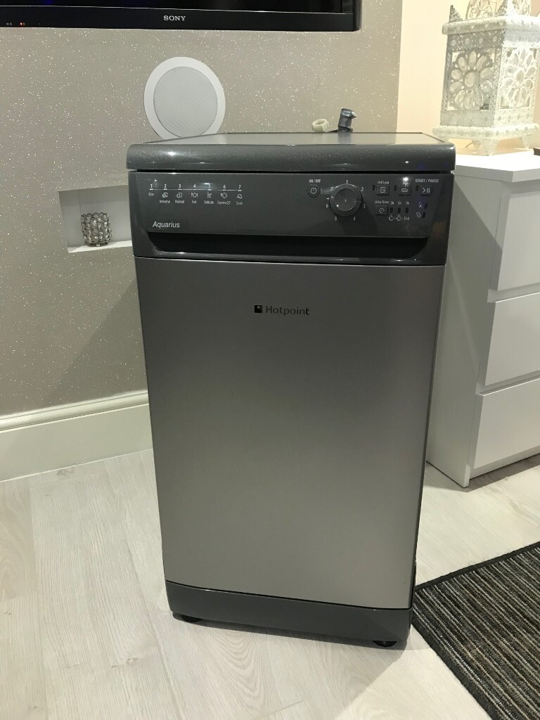 Hotpoint Aquarius dishwasher excellent condition, hardly used.Silver less than two years old