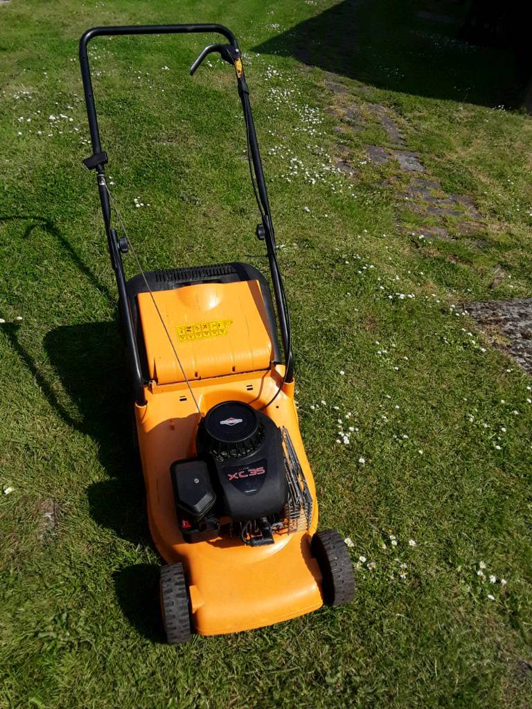 BRIGGS AND STRATTON XC 35 CLASSIC EASY START PETROL LAWNMOWER WITH GRASS  BOX LIGHTWEIGHT