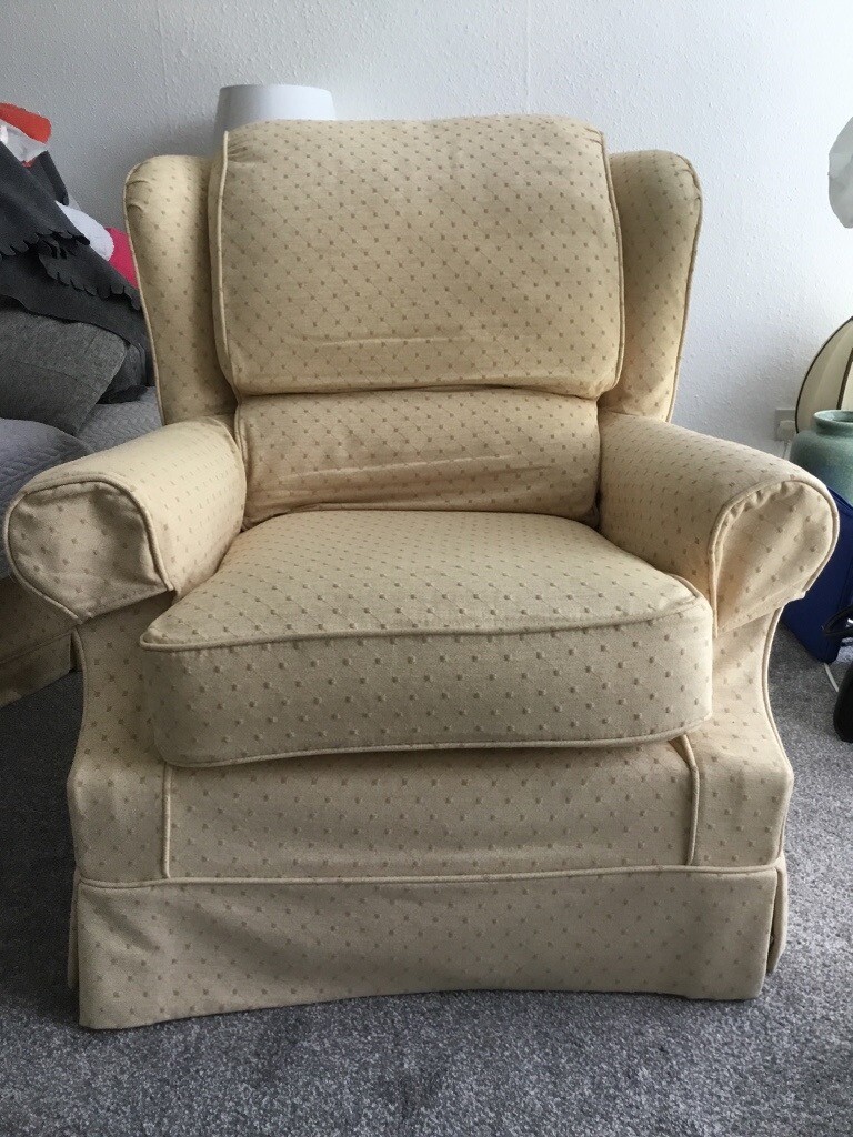 CREAM G PLAN SOFA AND TWO CHAIRS WITH LOOSE COVERS AND ARMCAPS. GOOD