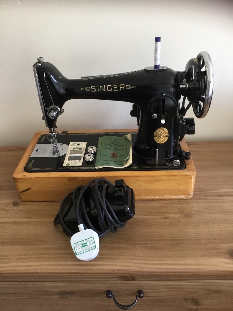 Electric 201k Vintage Singer Sewing Machine in Kilmarnock, East