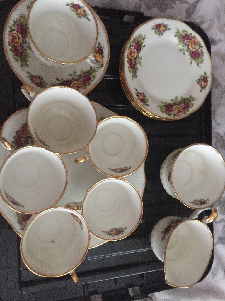 Elizabethan English Garden Bone China Tea Set in Ravenhill, Belfast Gumtree
