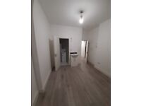 Comfortable size Flat, Croydon area, newly decorated, Dss accepted for over 35yrs.