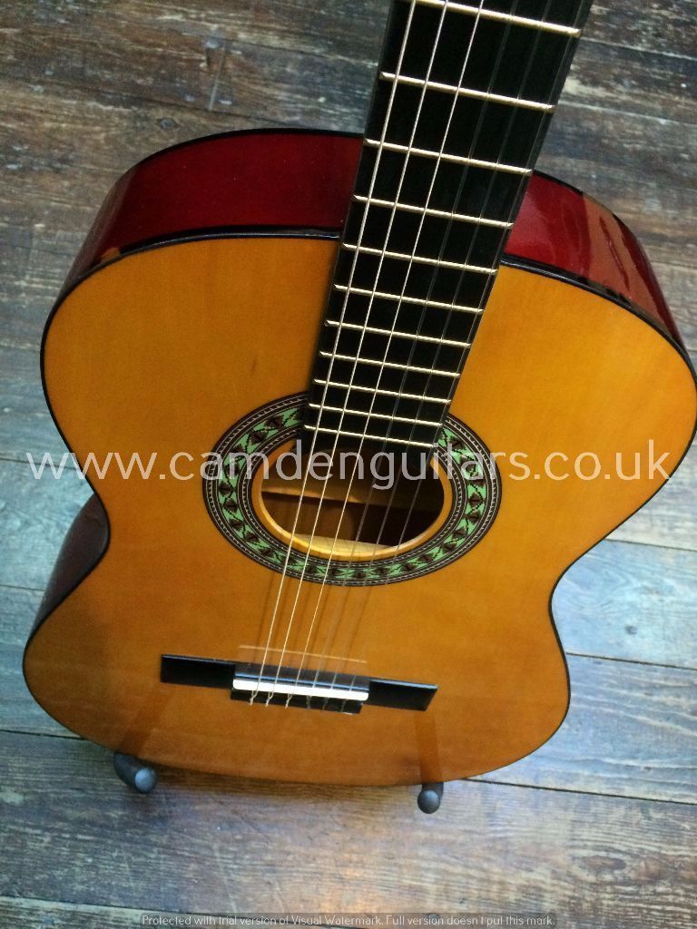 ON SALE Beginner Guitar 3/4 size guitar £49 in Camden Town