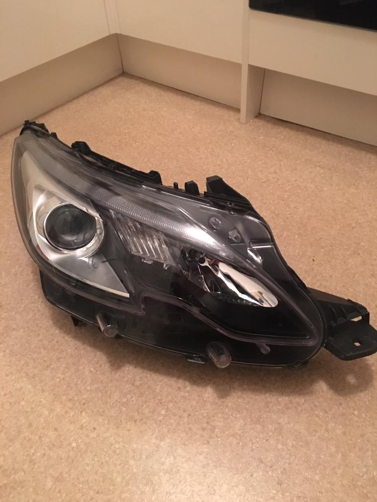 Peugeot 2008 20162018 Genuine Right Headlight Headlamp in West