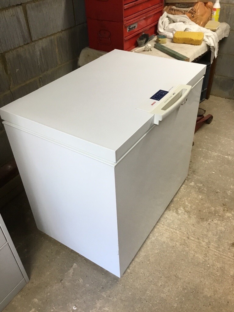 Bosch Chest Freezer 200 litre capacity in Letchworth Garden City