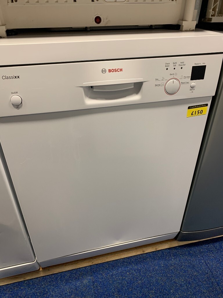 White Bosch classixx freestanding dishwasher with 6 months warranty