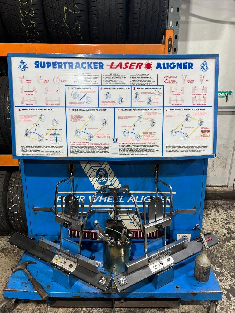 Supertracker Laser 4 WheelAlignment Machine For Cars in Luton