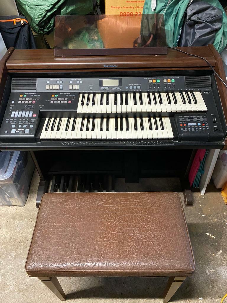 Technics SXEN3 Electronic Organ in Roath Park, Cardiff Gumtree