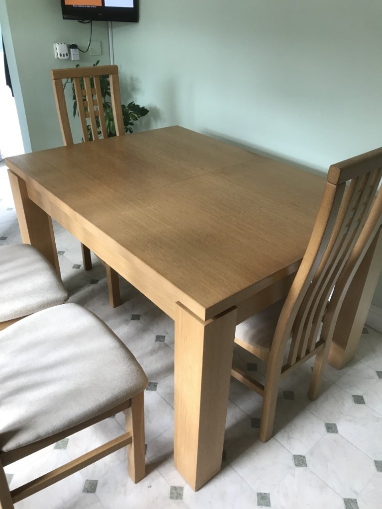Oak Veneer Extending Dining Table & Six Matching Chairs in Plymouth