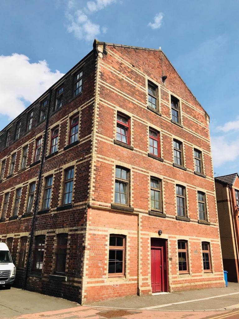 Large Flat in stunning former Warehouse in Glasgow City Centre