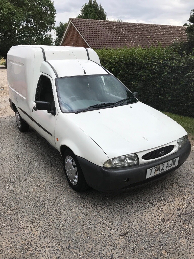 Ford fiesta courier