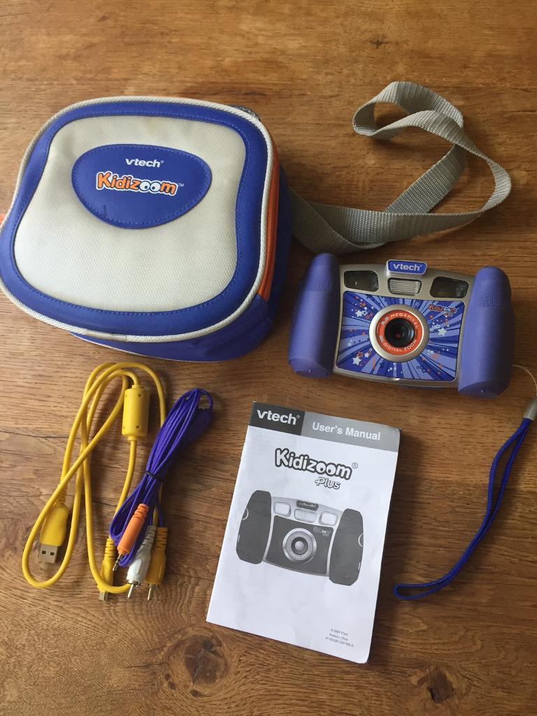 VTech Kidizoom Plus camera with carry bag