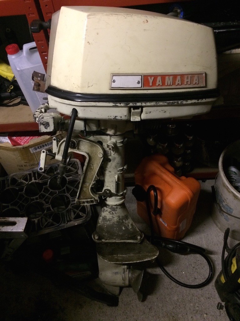 Yamaha 8hp air cooled outboard engine (Spares or repairs) in