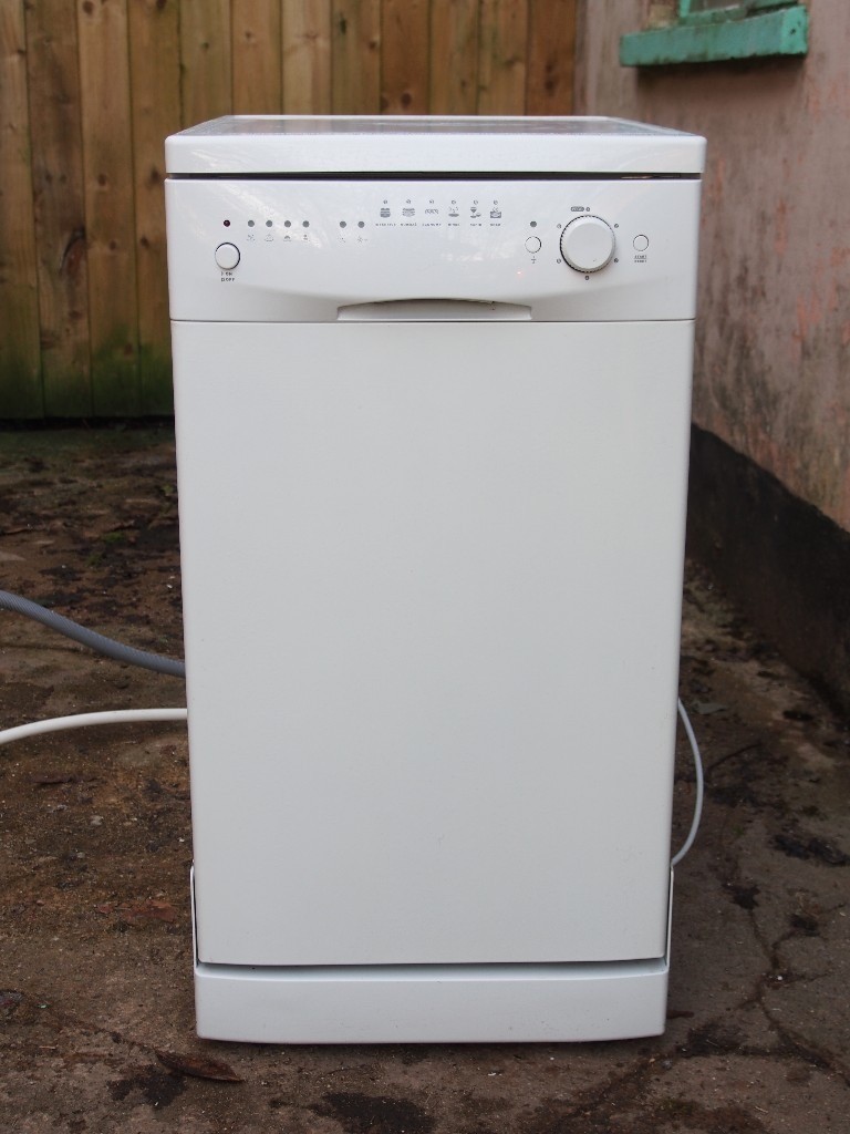 Slimline Dishwasher Currys Essentials cdw45w10 in Exeter, Devon
