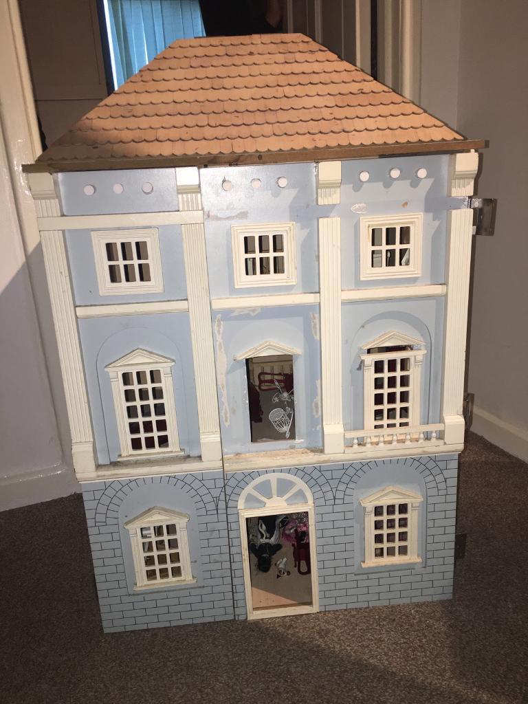 Victorian dolls house with furniture and lights in Rotherham, South