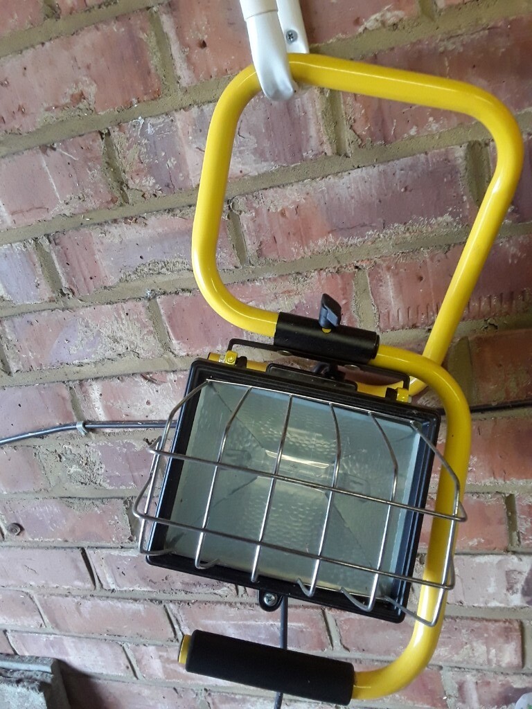 WORK LIGHT FOR SALE MAINS POWERED VERY POWERFUL in Washington, Tyne