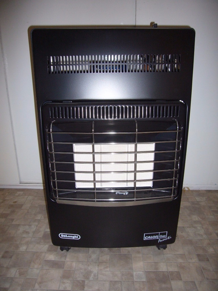 DeLonghi Avanti Gas Heater c/w Spare 15 kg Cylinder in Turriff
