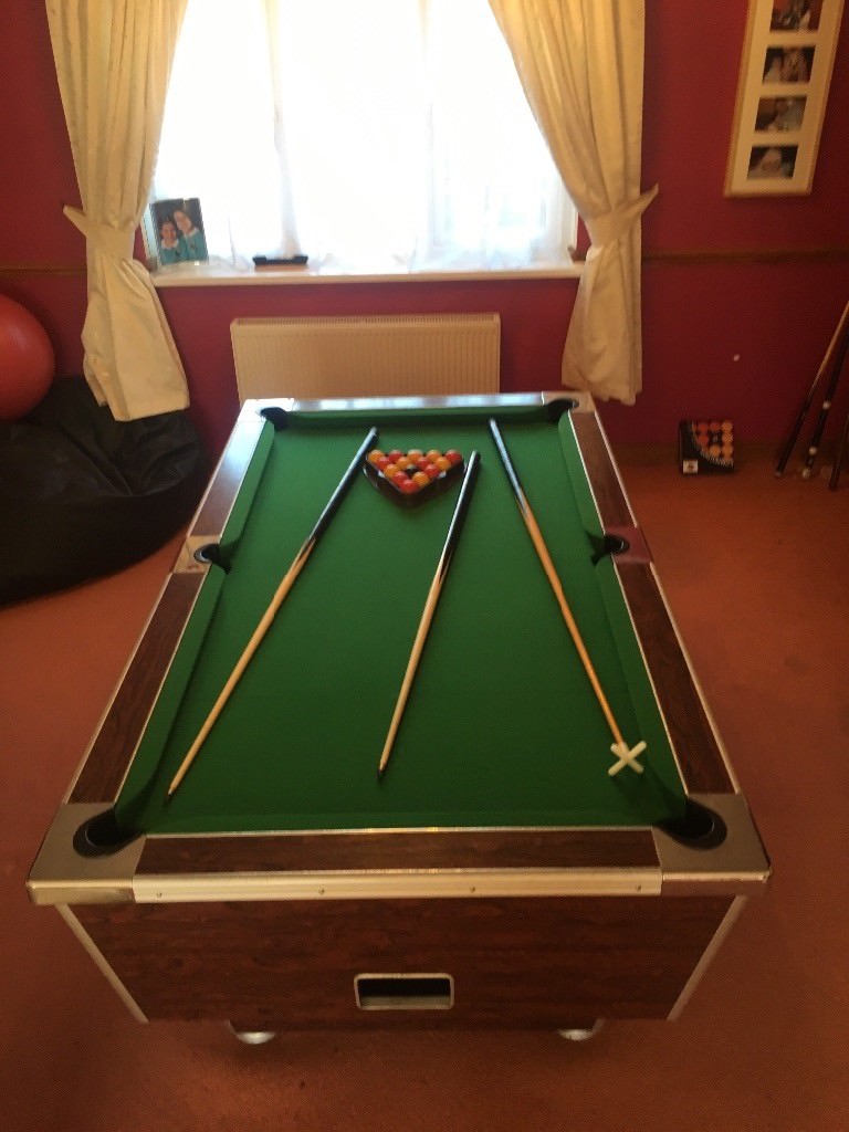 Superleague pool table, 6ft x 3ft slate bed, complete with cues, balls