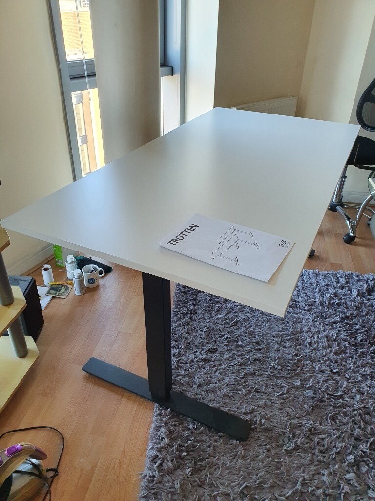 Standing Desk Ikea TROTTEN BRAND NEW (2 months old) Sit/Stand