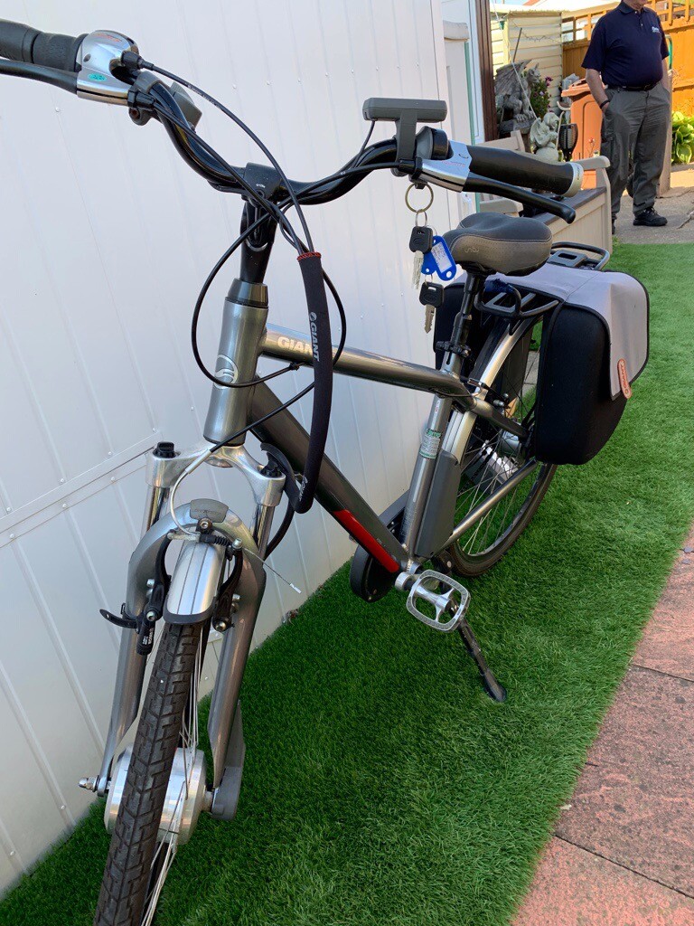 Unisex electric hybrid bike by Giant. in Norwich, Norfolk Gumtree