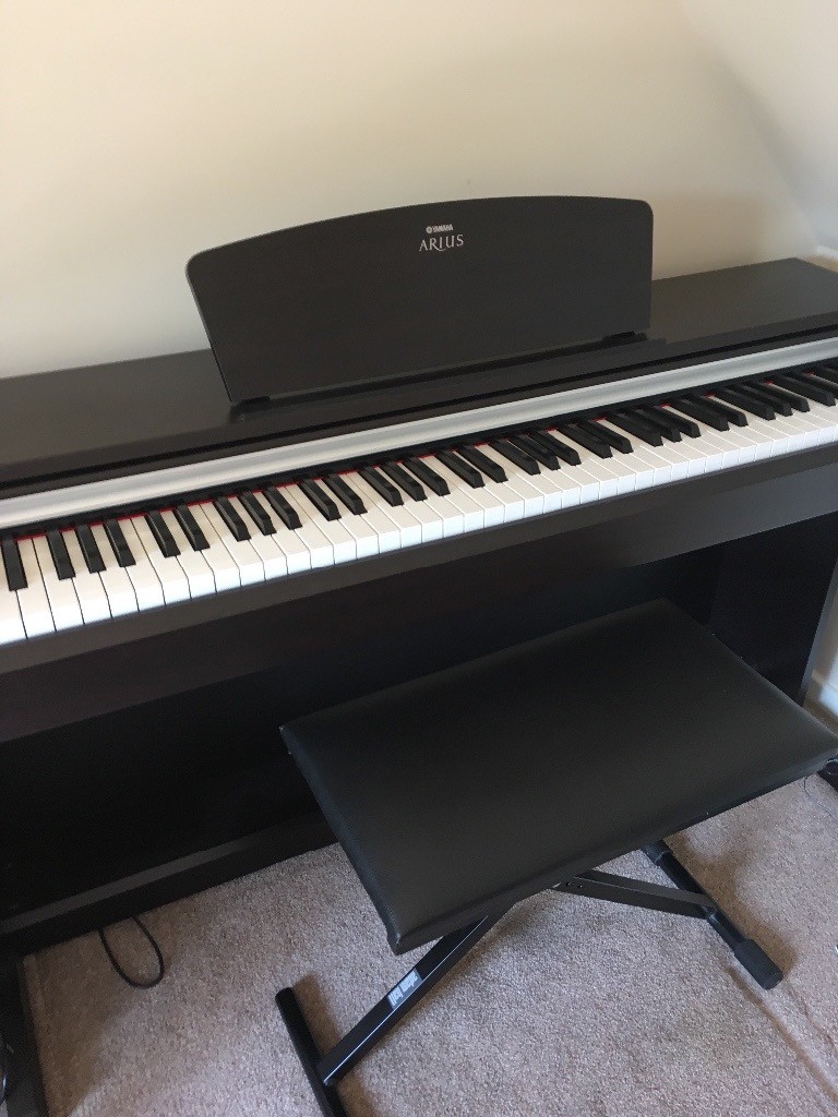 Yamaha Arius Electric Piano YDP135r in Halstead, Essex Gumtree