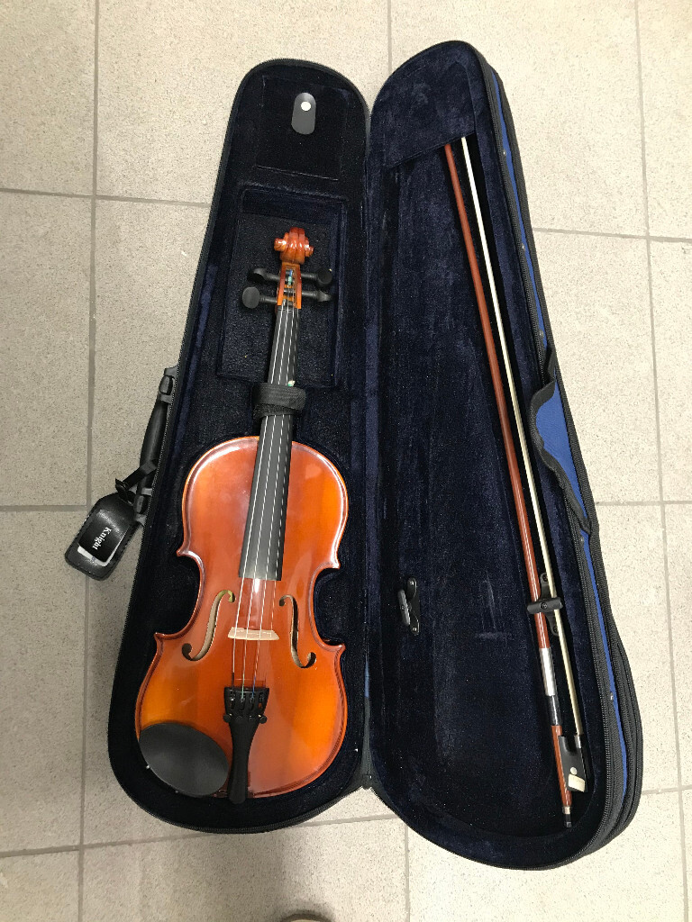 Violin 1/2 size in Stirling Gumtree