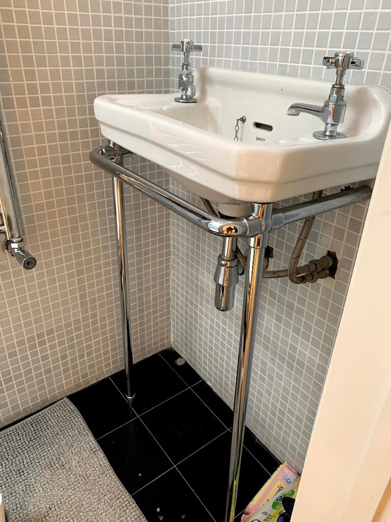 Savoy Victorian sink with towel rail, pedestal, taps and chrome plug