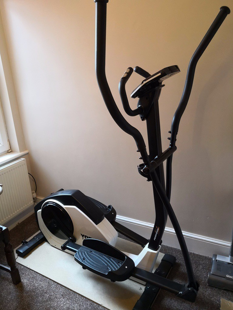 YORK PERFORM 215 ELLIPTICAL CROSS TRAINER in Portsmouth, Hampshire