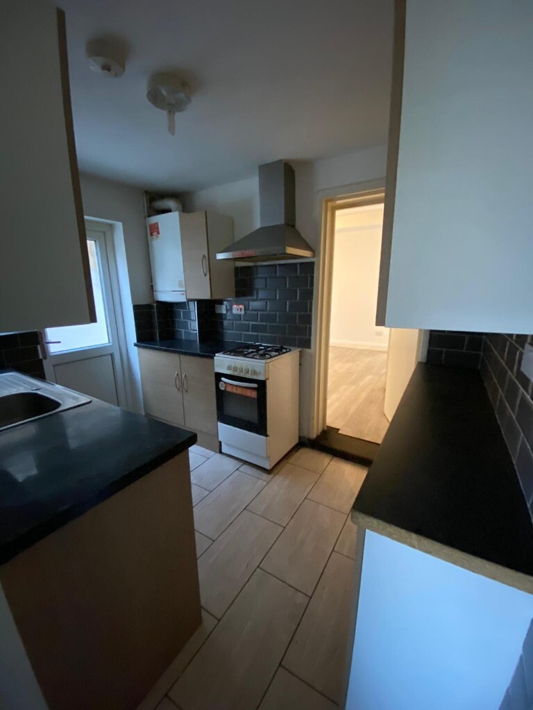 New build apartment in E1 PART DSS in Shoreditch, London