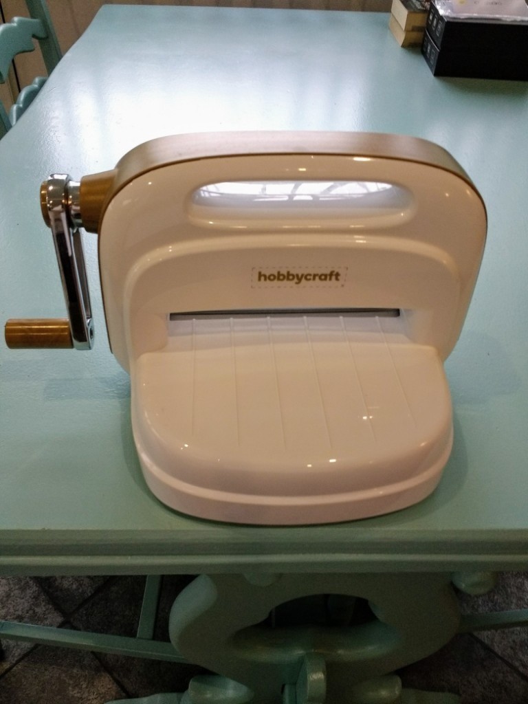 Hobby Craft Die Cut Machine & multiple Dies & folders in Pontypridd